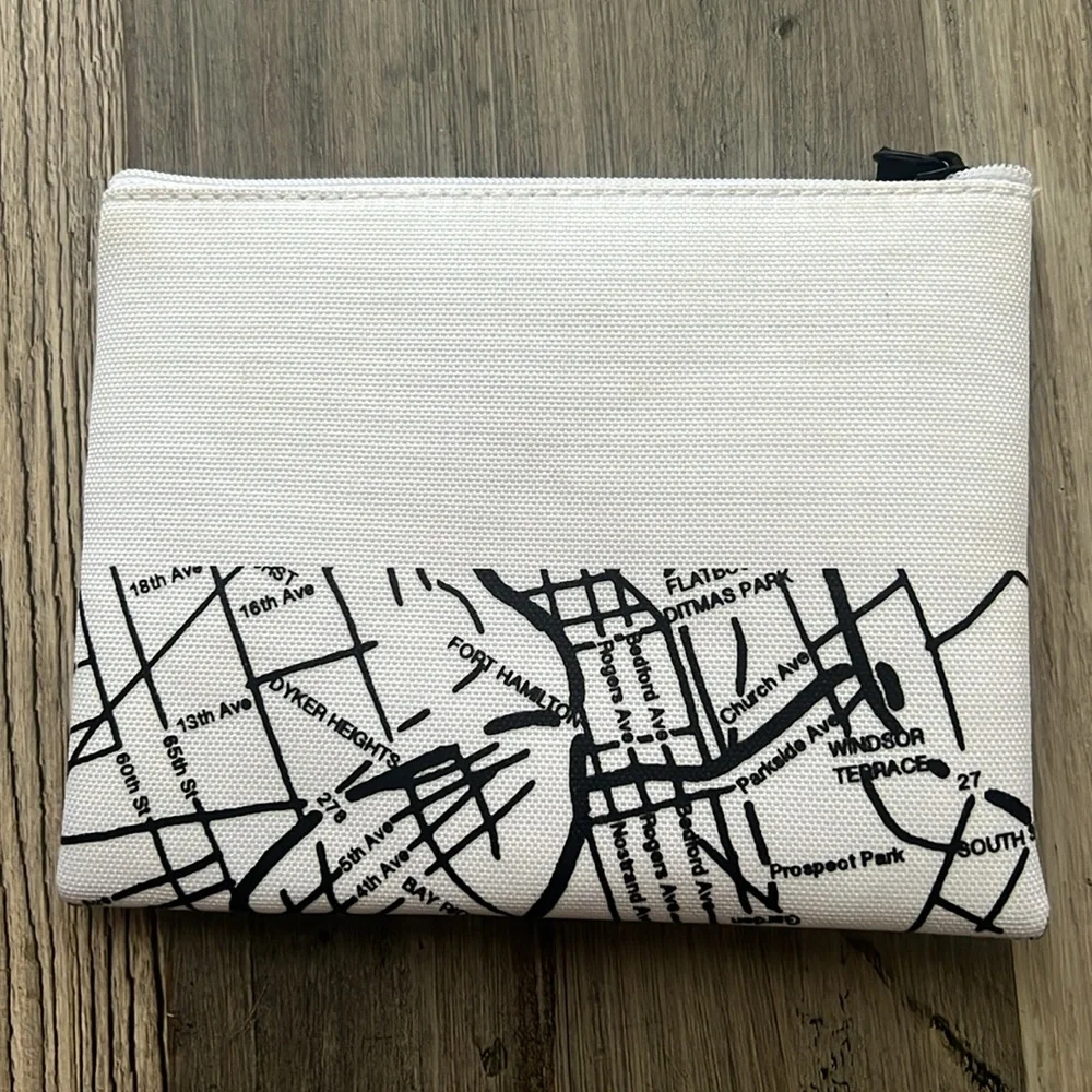STATE BAGS BROOKLYN NEW YORK  POUCH IN WHITE - TRAVEL/ORGANIZER/COIN/MAKEUP